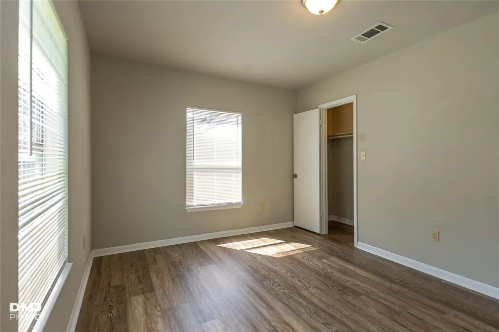 3140 Boyd Avenue Groves, TX 77619