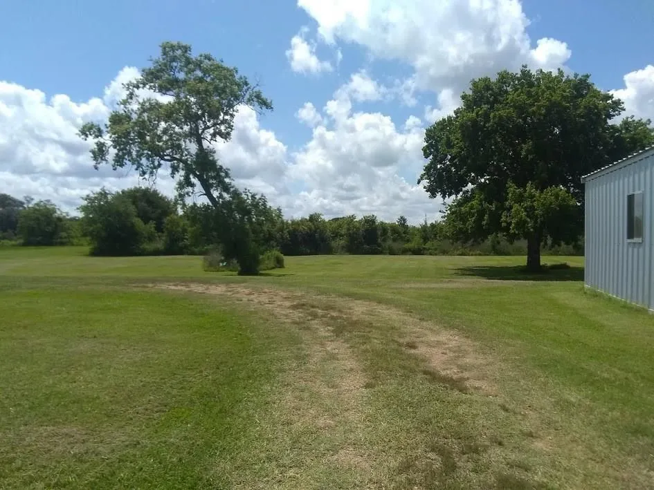 1146 County Road 444 El Campo, TX 77437
