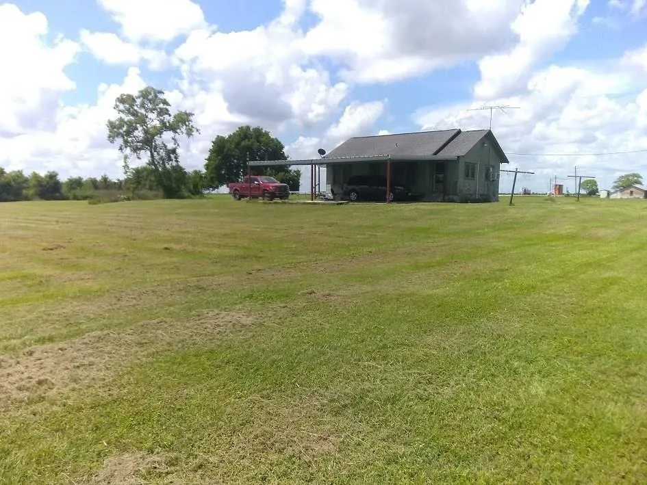 1146 County Road 444 El Campo, TX 77437