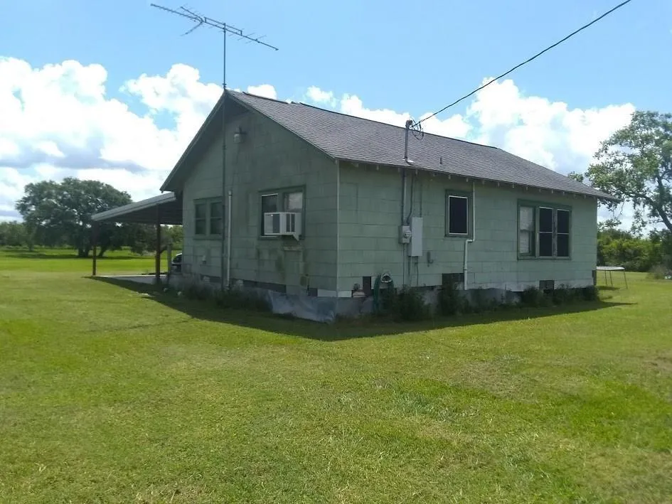 1146 County Road 444 El Campo, TX 77437