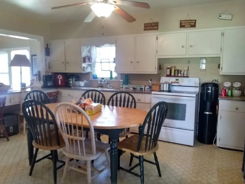 1146 County Road 444 El Campo, TX 77437