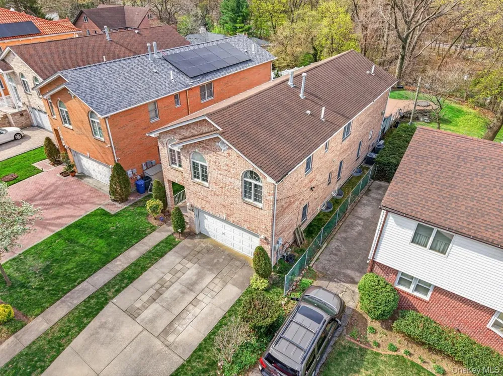 7112 242nd Street Little Neck, NY 11362