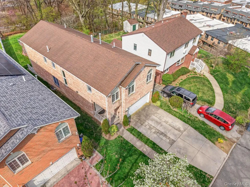7112 242nd Street Little Neck, NY 11362