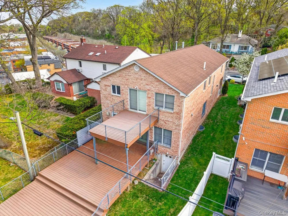 7112 242nd Street Little Neck, NY 11362