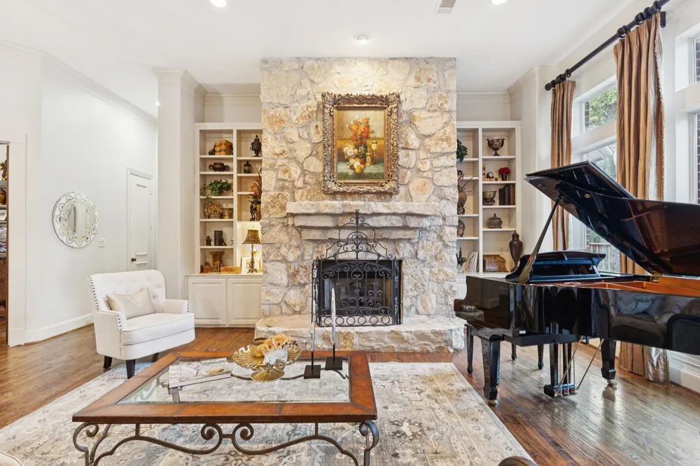 1970 Mary Lee Lane Lucas, TX 75002