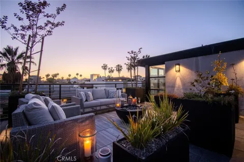 150 S Oak Knoll #103