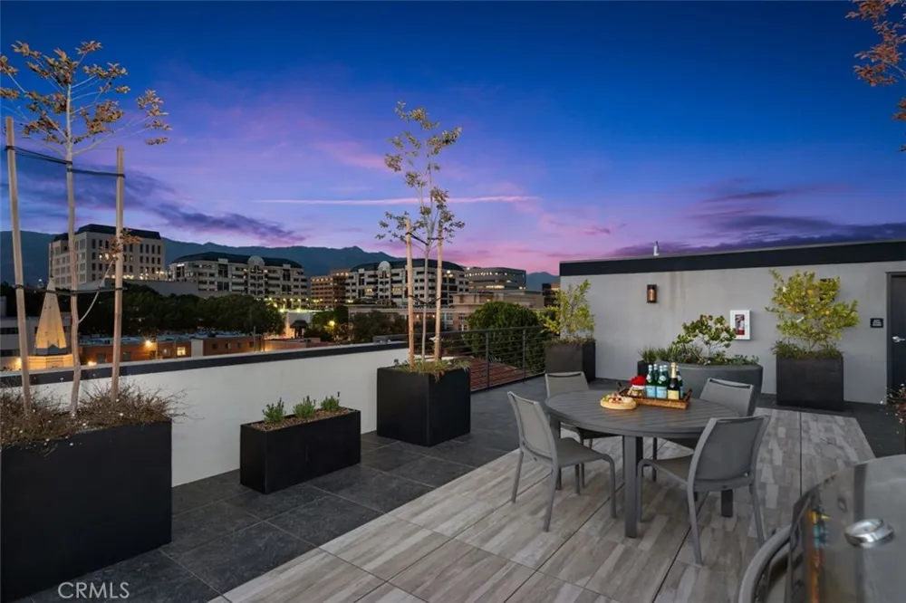 150 S Oak Knoll #103 Pasadena, CA 91101
