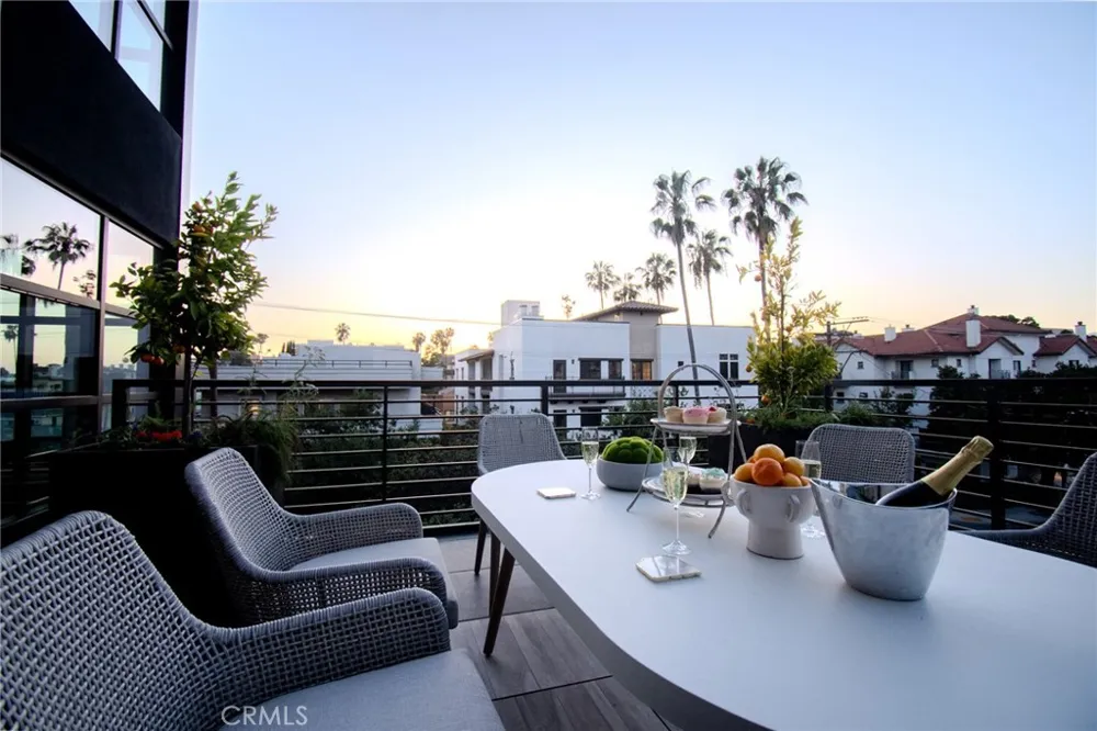 150 S Oak Knoll #103 Pasadena, CA 91101