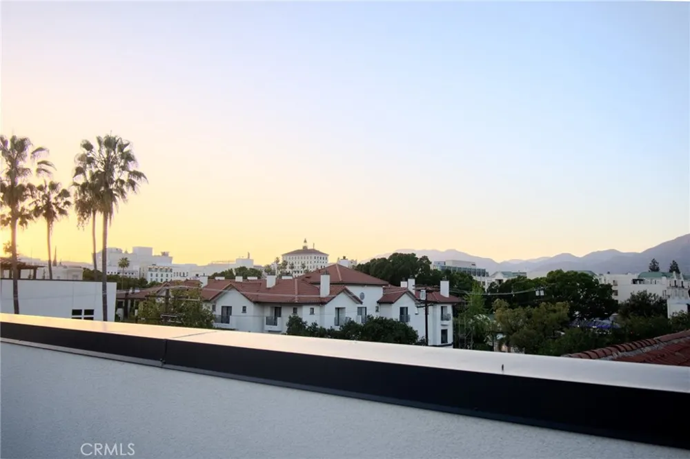 150 S Oak Knoll #103 Pasadena, CA 91101