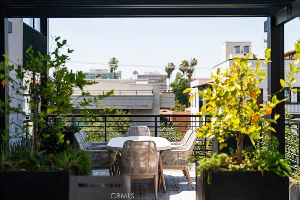 150 S Oak Knoll #103 Pasadena, CA 91101