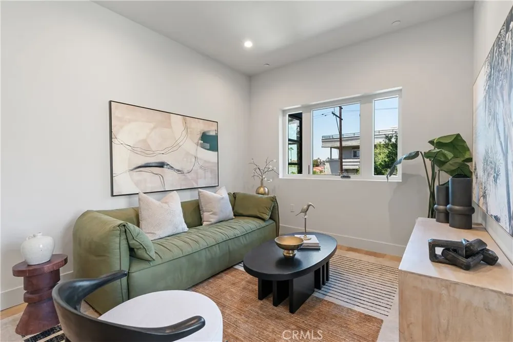 150 S Oak Knoll #103 Pasadena, CA 91101