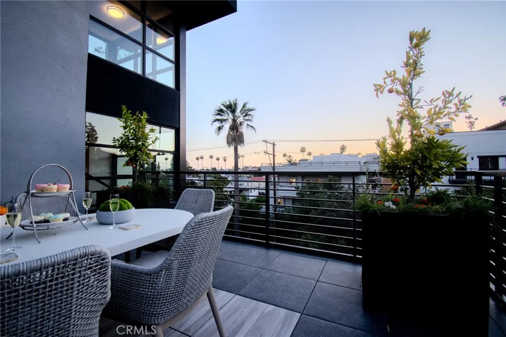 150 S Oak Knoll #103 Pasadena, CA 91101