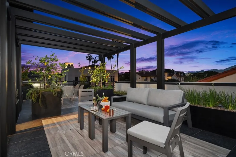 150 S Oak Knoll #103 Pasadena, CA 91101