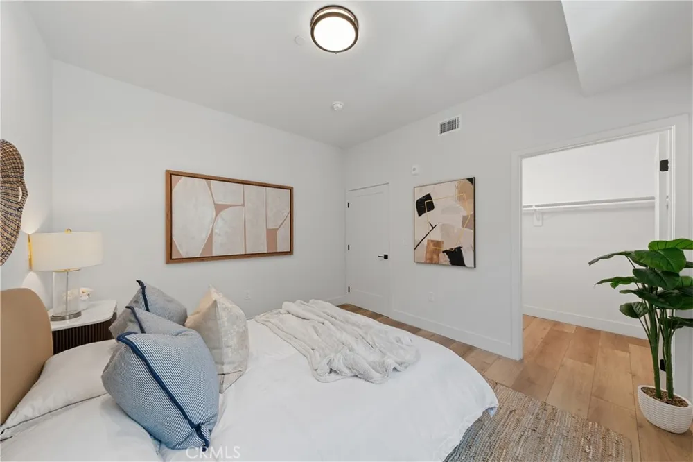 150 S Oak Knoll #103 Pasadena, CA 91101