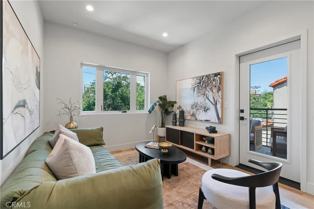 150 S Oak Knoll #103 Pasadena, CA 91101