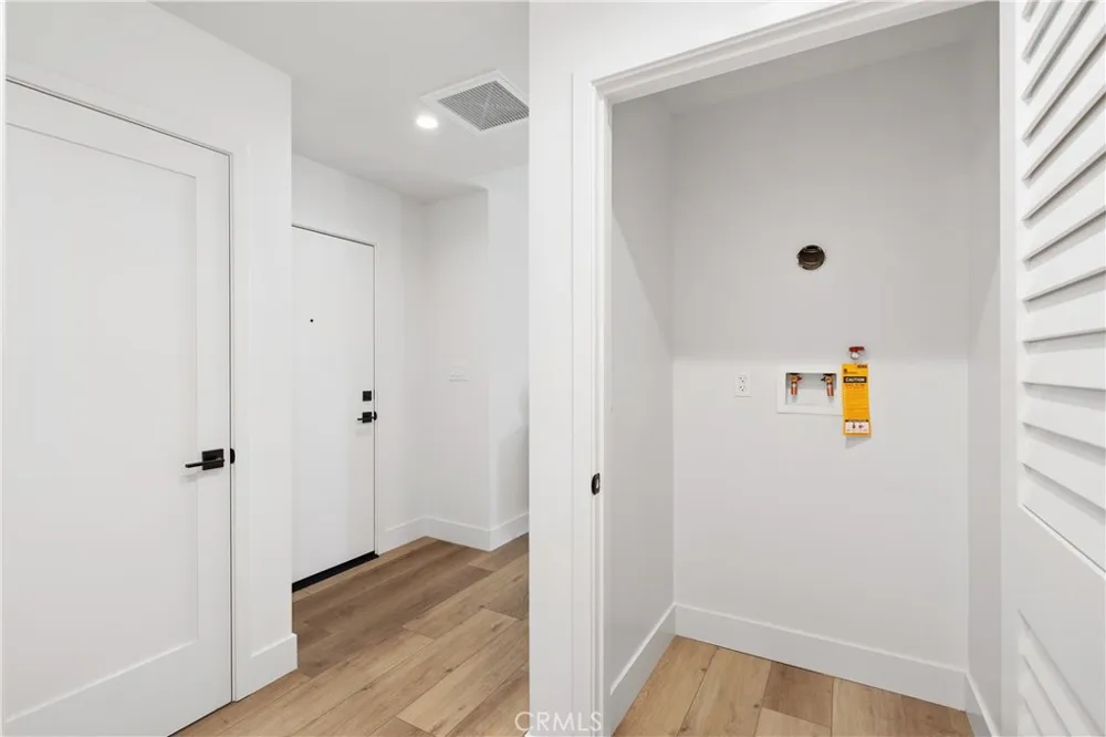 150 S Oak Knoll #103 Pasadena, CA 91101