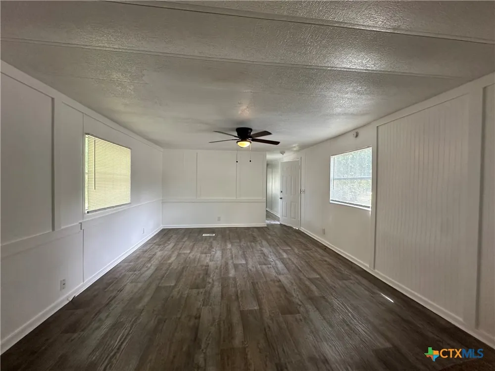 311 Meadow Lake Drive Seguin, TX 78155