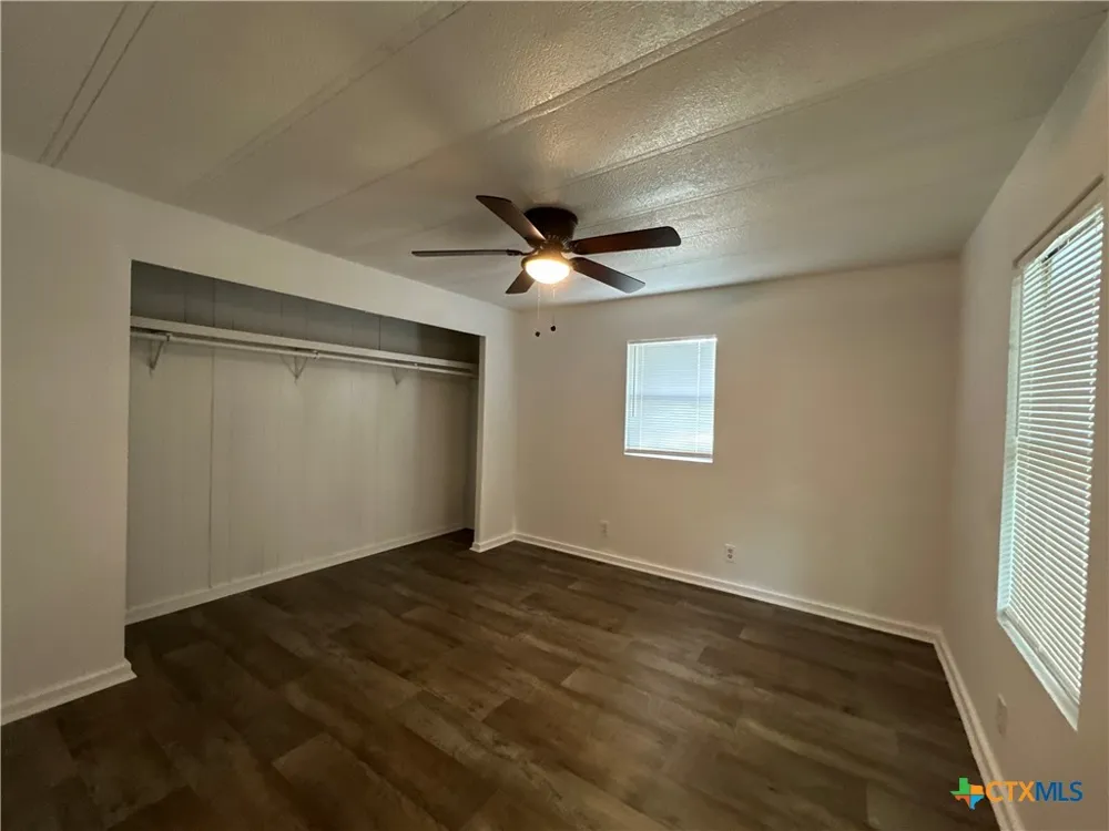 311 Meadow Lake Drive Seguin, TX 78155