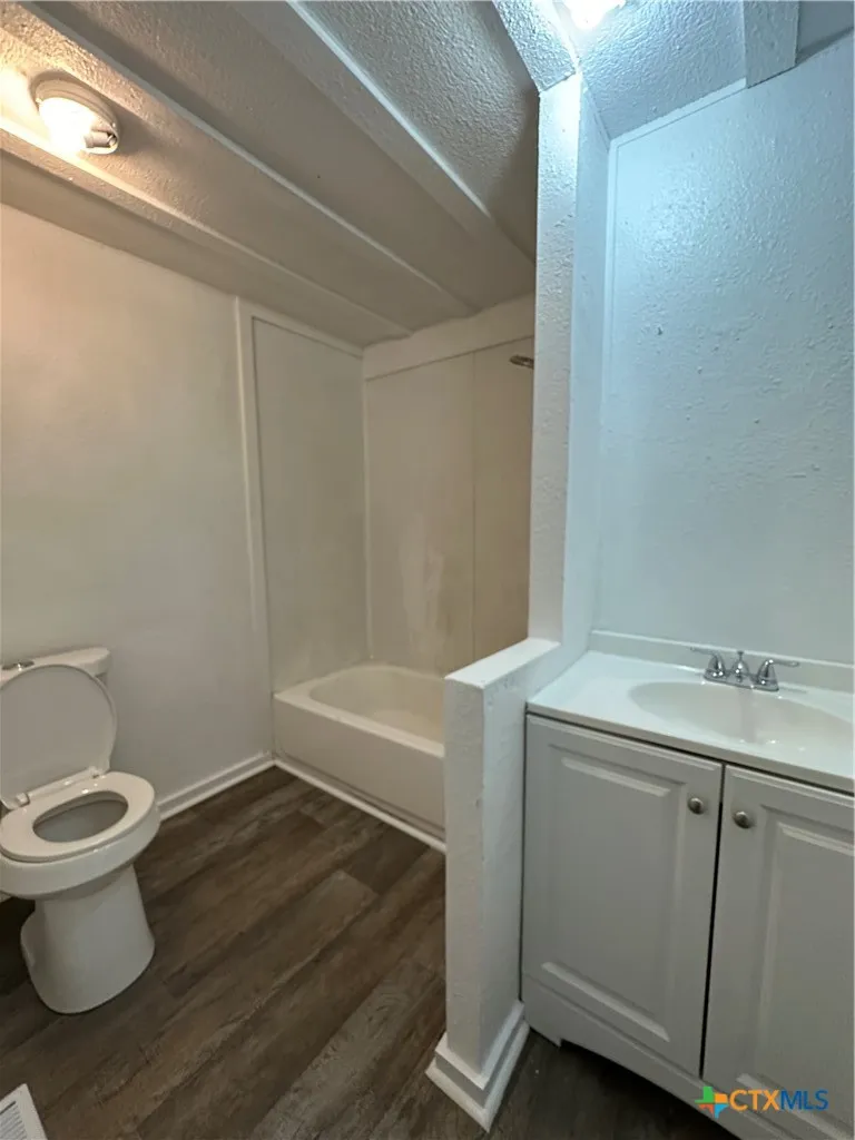 311 Meadow Lake Drive Seguin, TX 78155