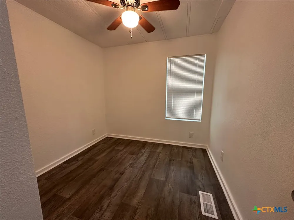 311 Meadow Lake Drive Seguin, TX 78155