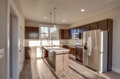 303 Harper Lndg