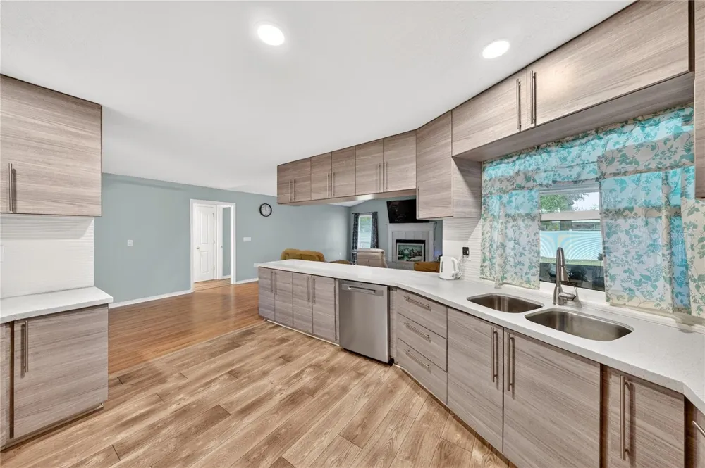 7222 STANFORD DR Lakeland, FL 33809