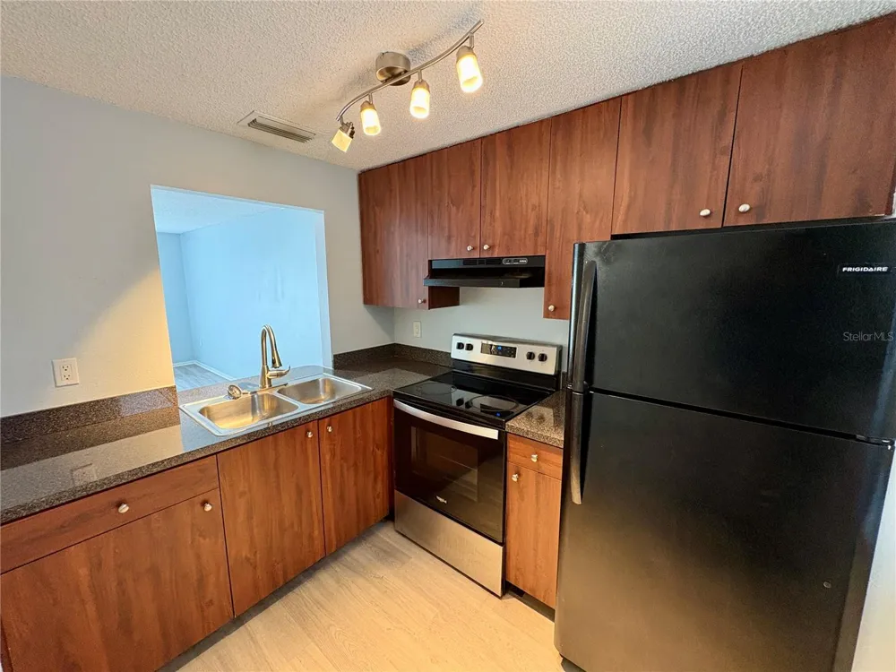 408 57TH AVENUE DRIVE E #A Bradenton, FL 34203