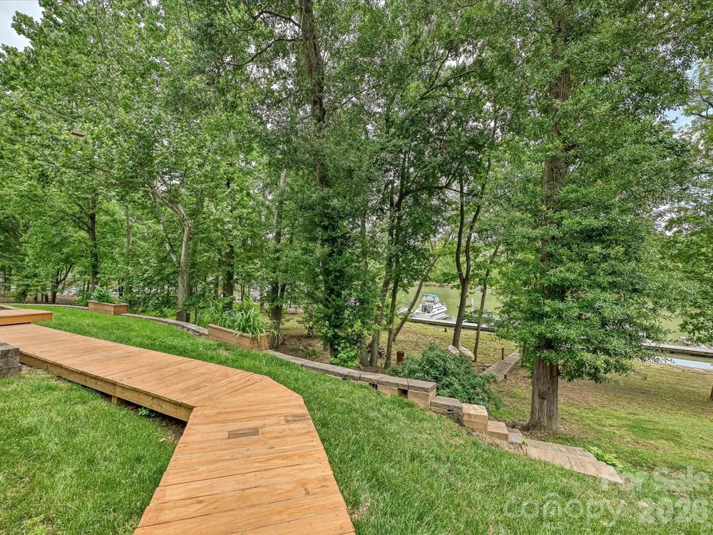152 Lighthouse Road Mount Holly, NC 28120