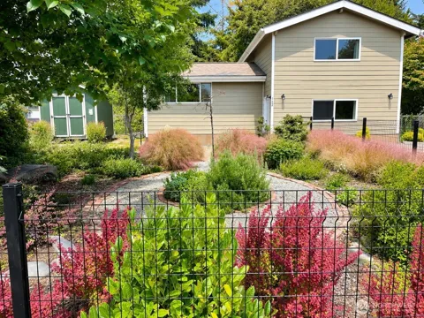 142 Port Loop NW