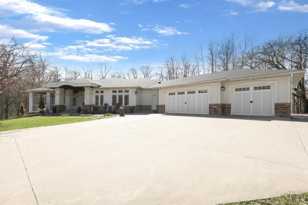 9401 Elm Court