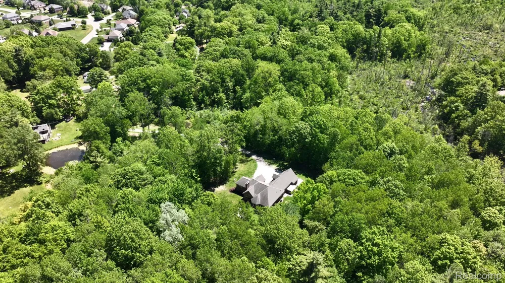 3957 Mill Lake Road Orion Charter Township, MI 48360