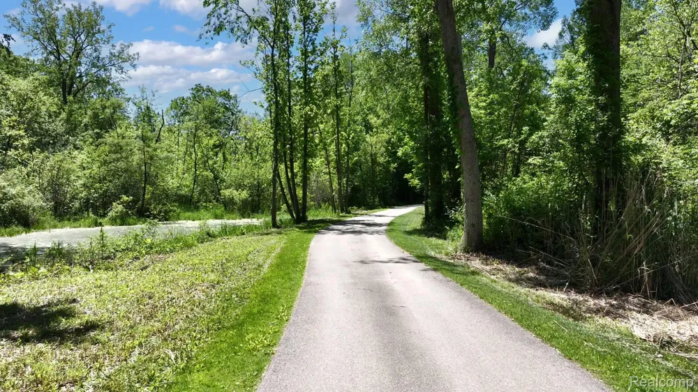 3957 Mill Lake Road Orion Charter Township, MI 48360