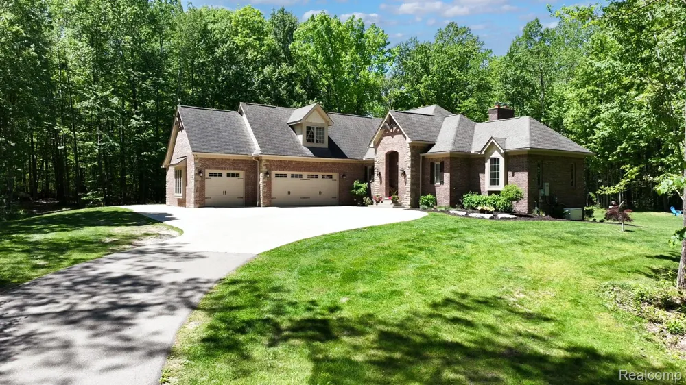 3957 Mill Lake Road Orion Charter Township, MI 48360