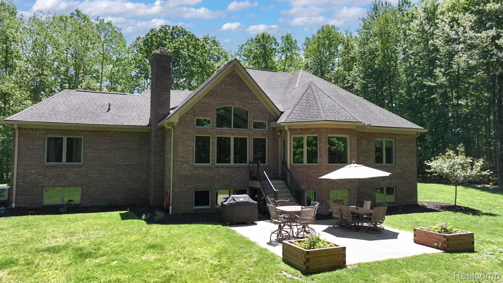 3957 Mill Lake Road Orion Charter Township, MI 48360