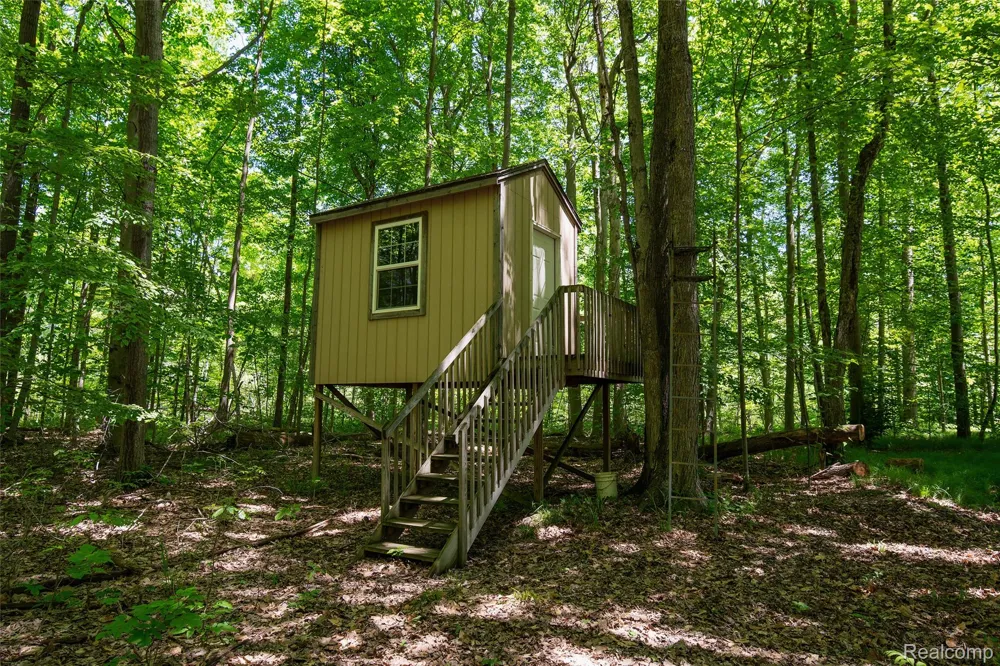 3957 Mill Lake Road Orion Charter Township, MI 48360