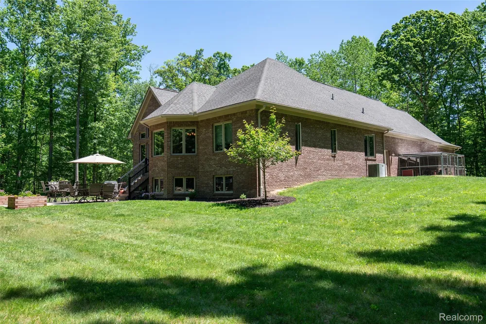 3957 Mill Lake Road Orion Charter Township, MI 48360