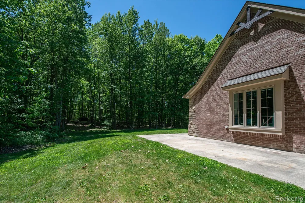 3957 Mill Lake Road Orion Charter Township, MI 48360