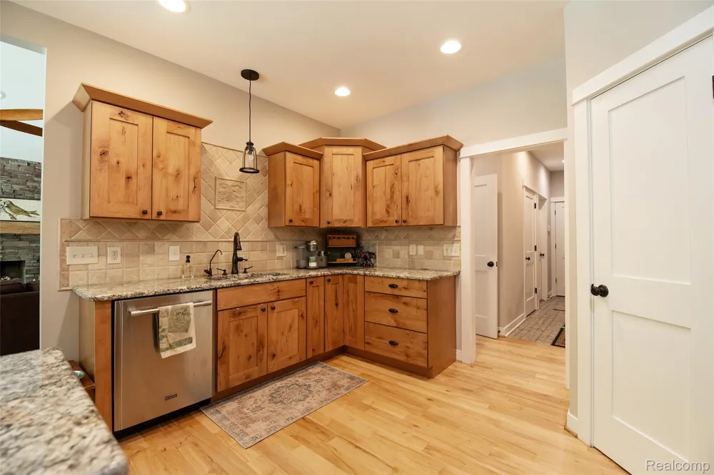 3957 Mill Lake Road Orion Charter Township, MI 48360