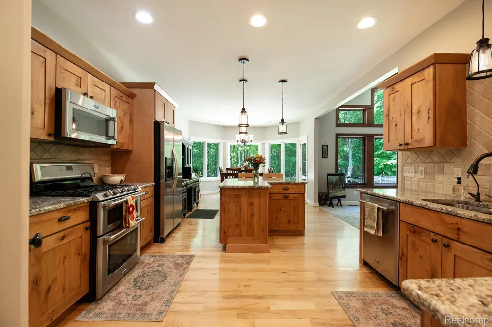 3957 Mill Lake Road Orion Charter Township, MI 48360