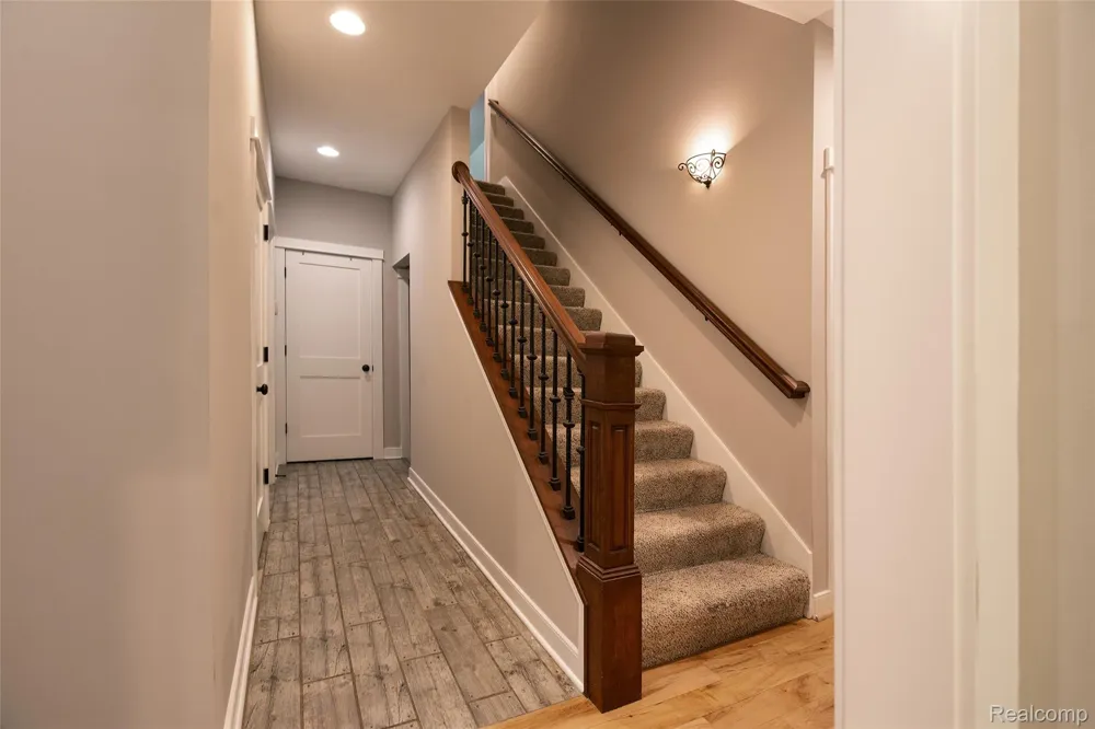 3957 Mill Lake Road Orion Charter Township, MI 48360