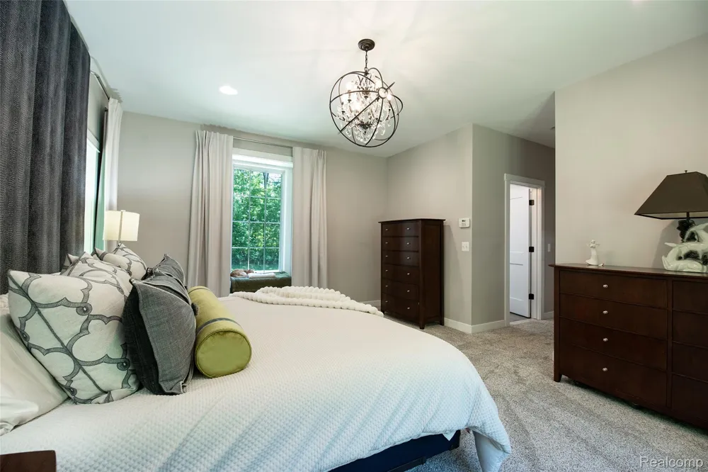 3957 Mill Lake Road Orion Charter Township, MI 48360