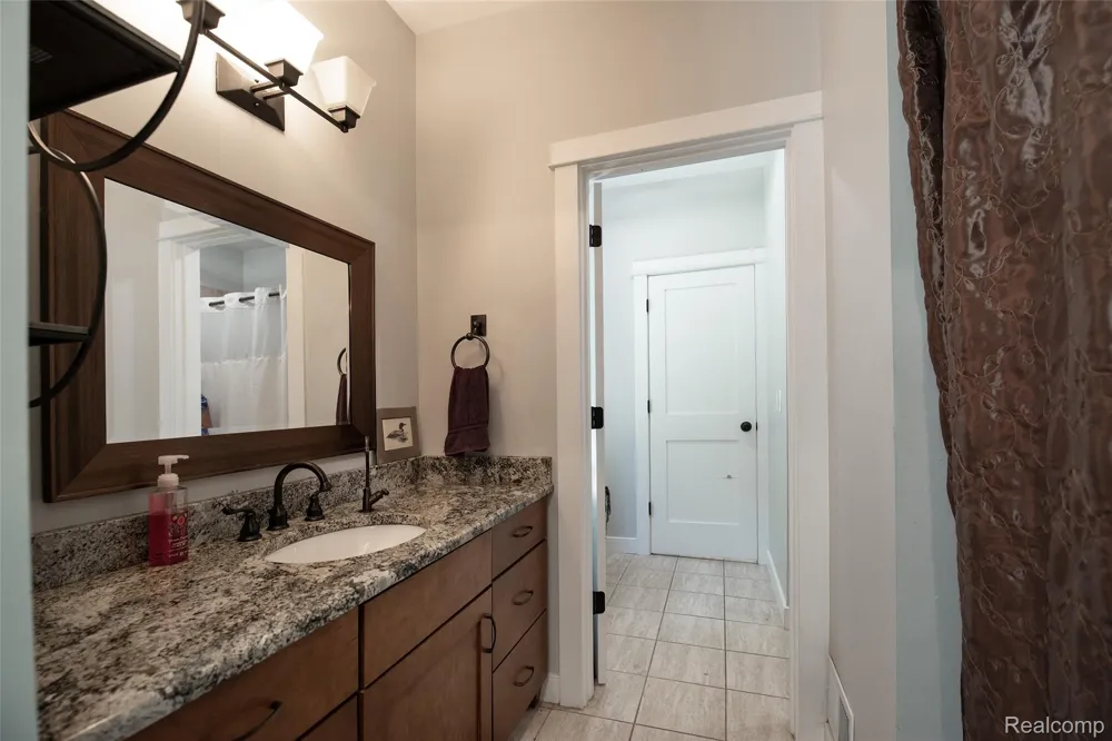 3957 Mill Lake Road Orion Charter Township, MI 48360