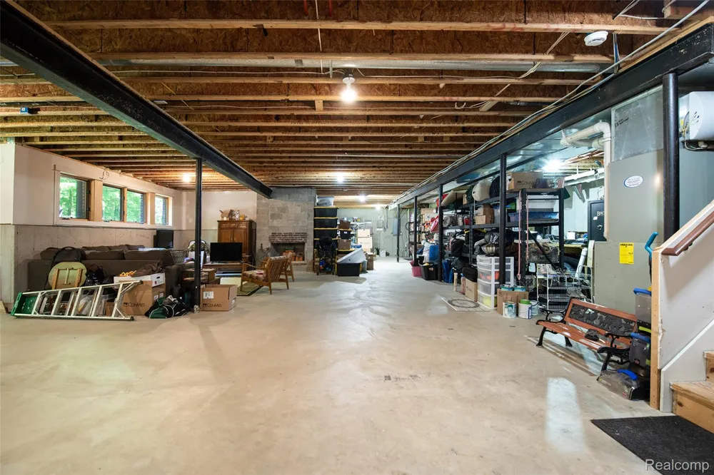 3957 Mill Lake Road Orion Charter Township, MI 48360