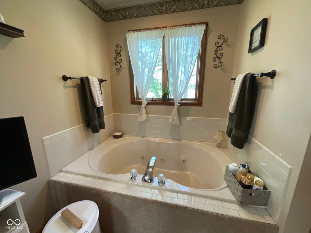 46 S Meadow Lane Rockville, IN 47872