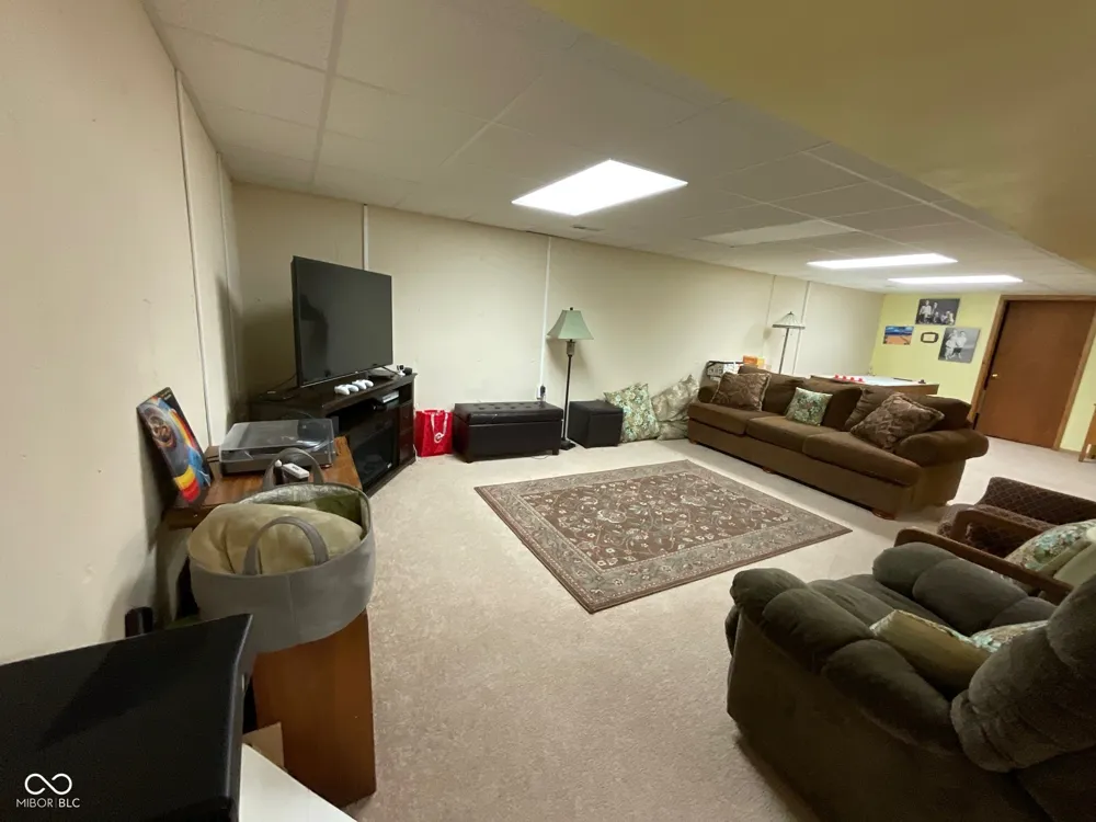 46 S Meadow Lane Rockville, IN 47872