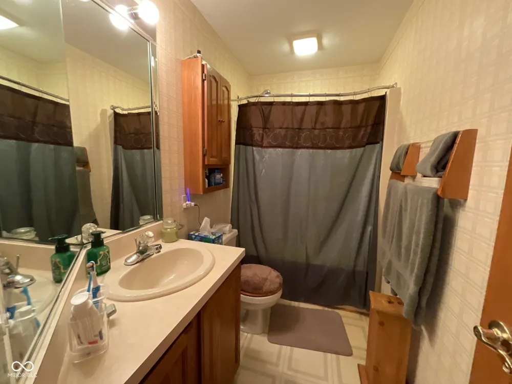 46 S Meadow Lane Rockville, IN 47872