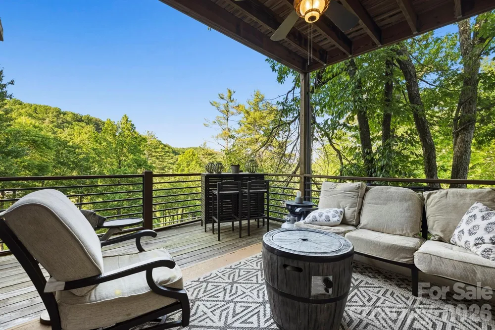 30 Lower Tanglewood Road E #2 Lake Toxaway, NC 28747