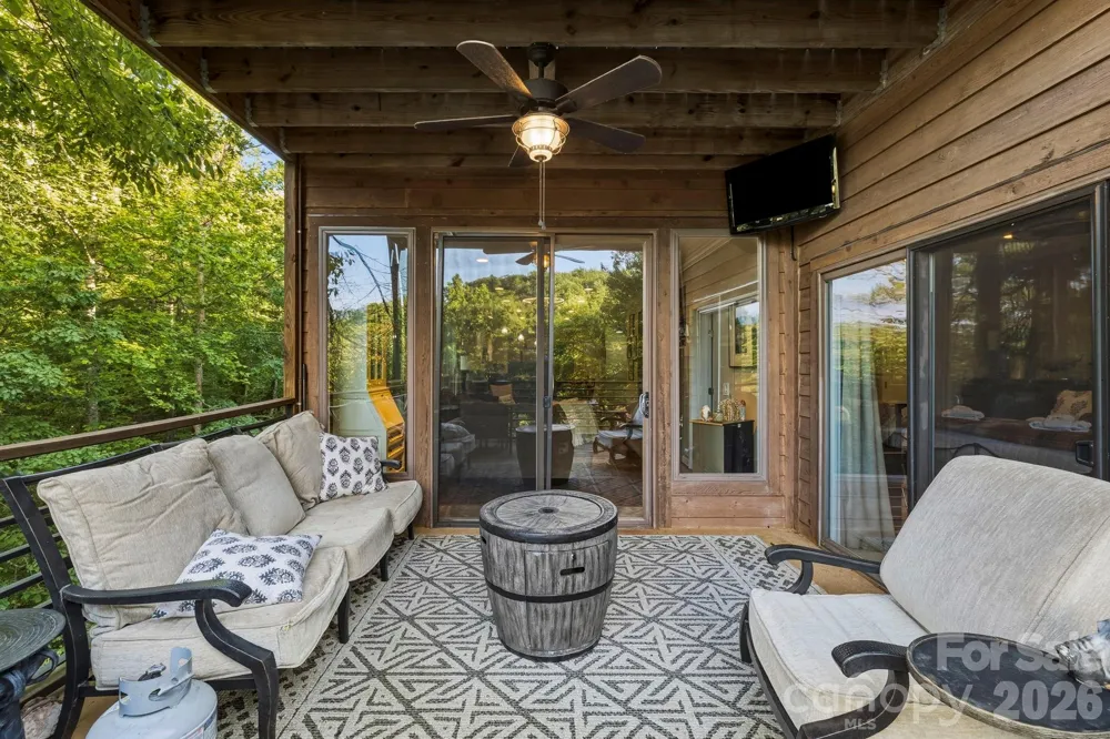 30 Lower Tanglewood Road E #2 Lake Toxaway, NC 28747