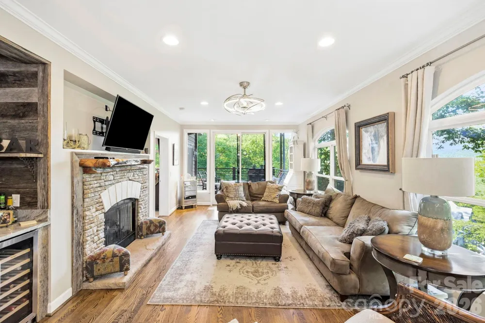 30 Lower Tanglewood Road E #2 Lake Toxaway, NC 28747
