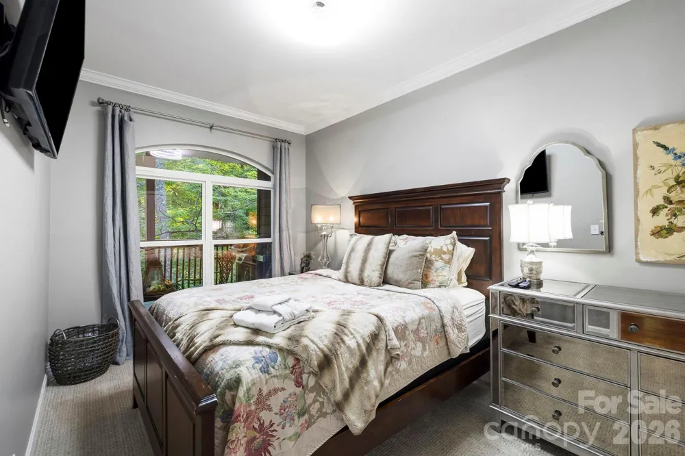 30 Lower Tanglewood Road E #2 Lake Toxaway, NC 28747